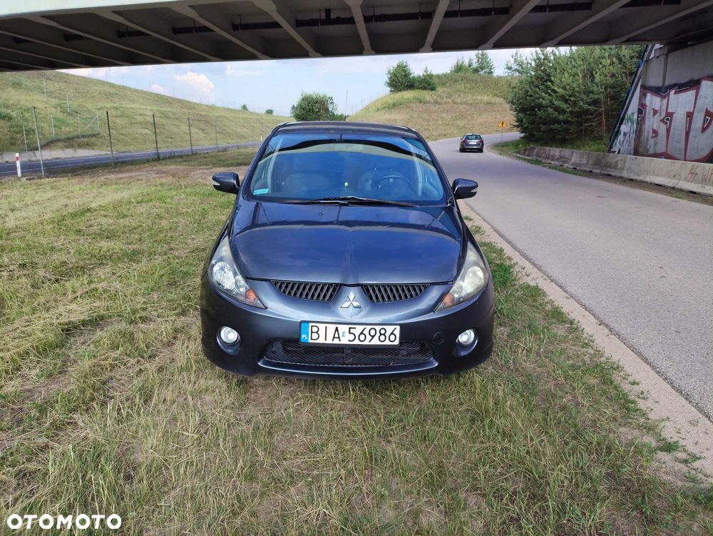 Mitsubishi Grandis - 2