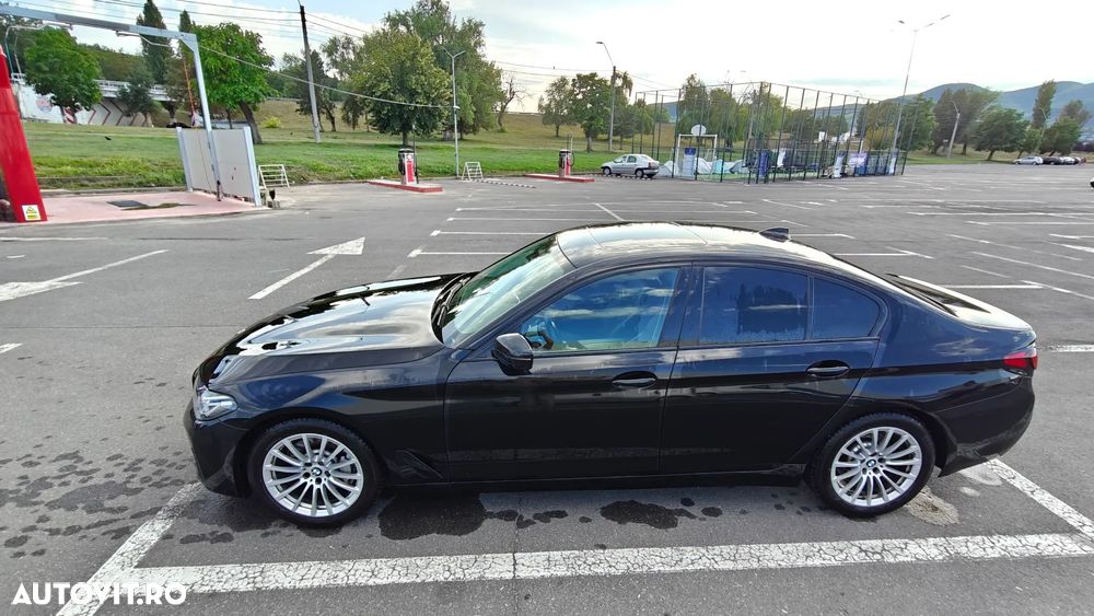 BMW Seria 5 530i AT MHEV - 11