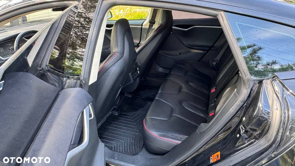 Tesla Model S - 14