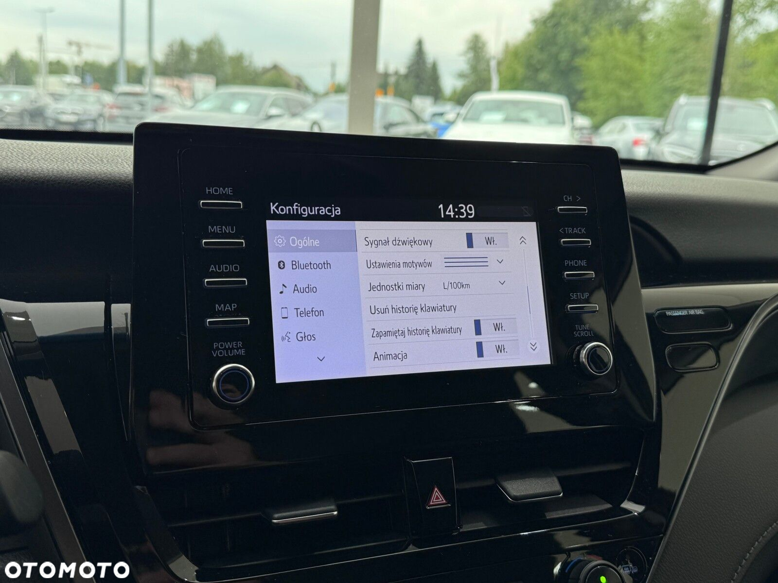 Toyota Camry - 35