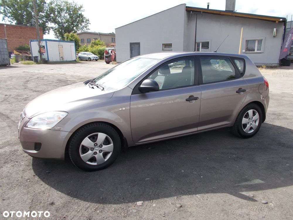 Kia Ceed 1.4 Comfort - 1