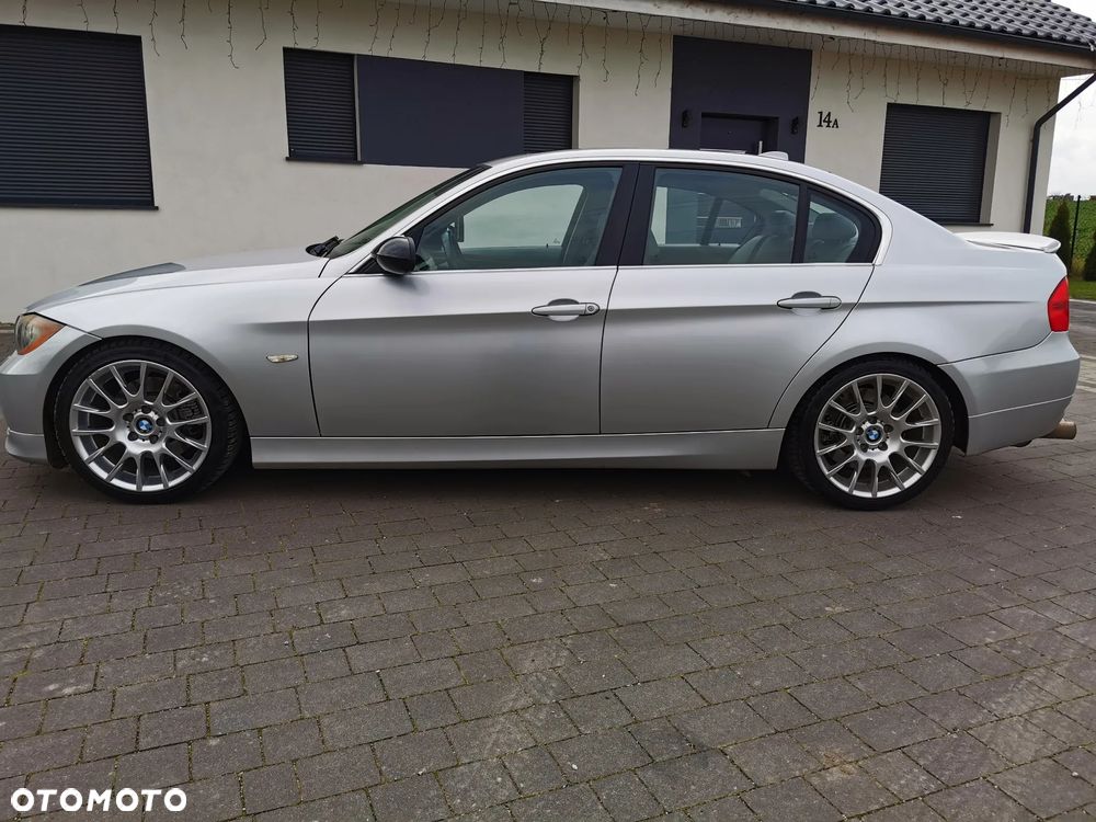 BMW Seria 3 330xi - 2