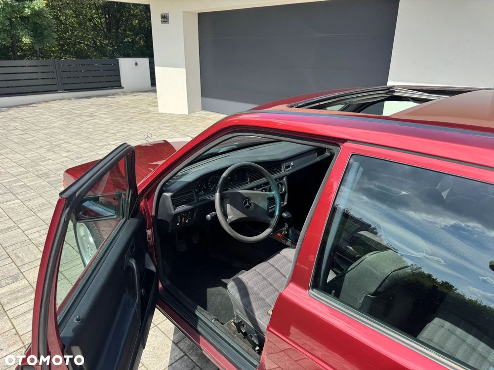 Mercedes-Benz W201 (190) - 28