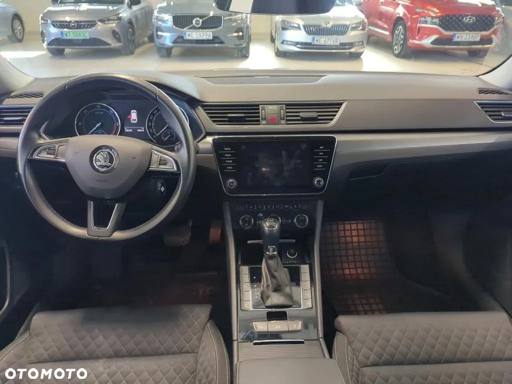 Skoda Superb 2.0 TDI SCR Style DSG - 4