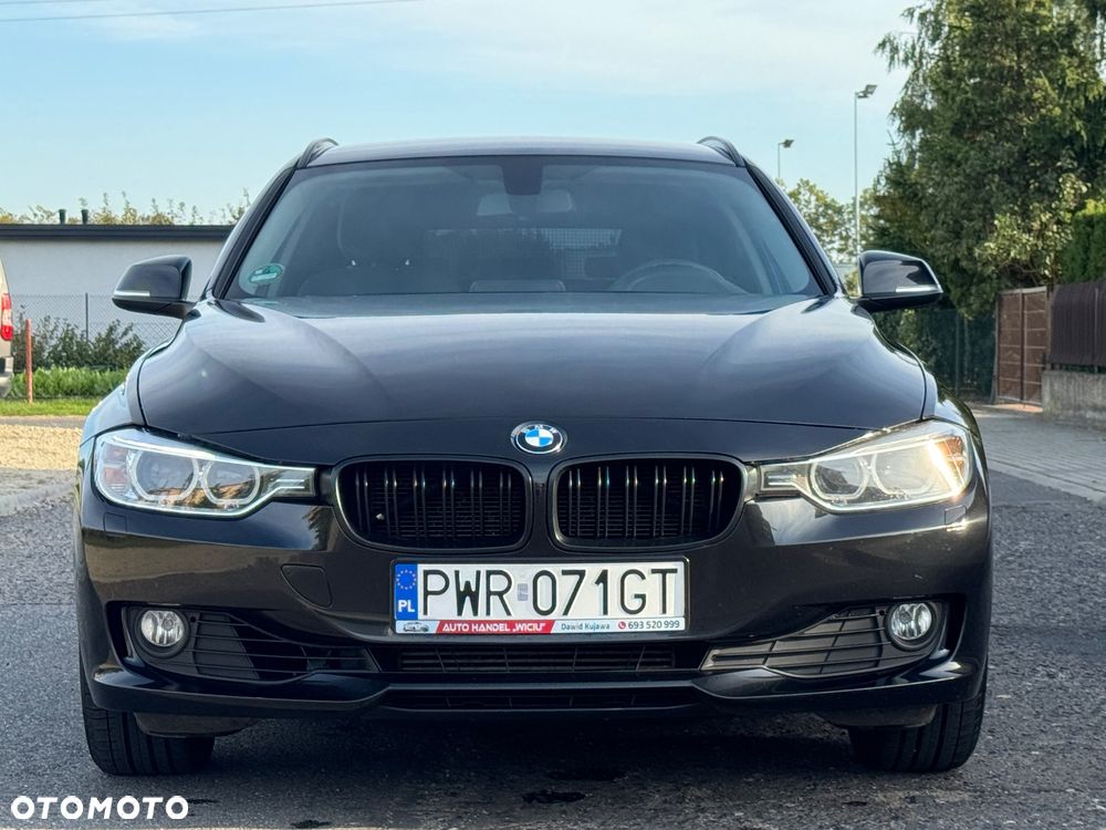 BMW Seria 3 318d xDrive - 17