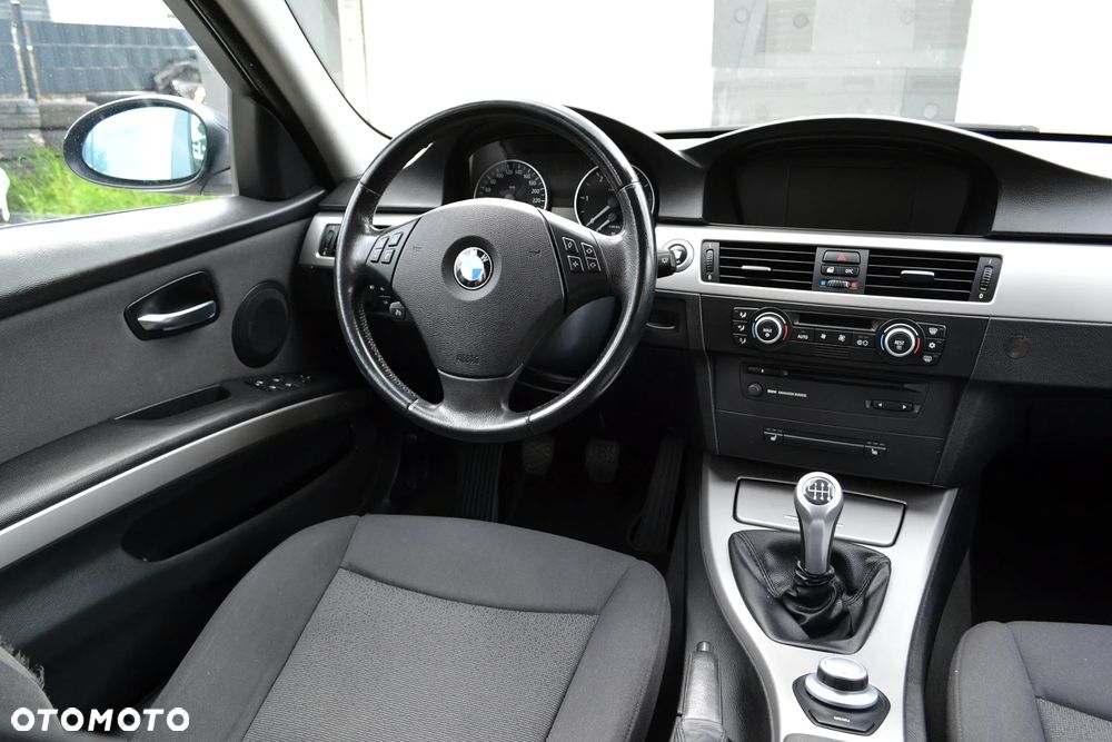 BMW Seria 3 320d DPF - 12