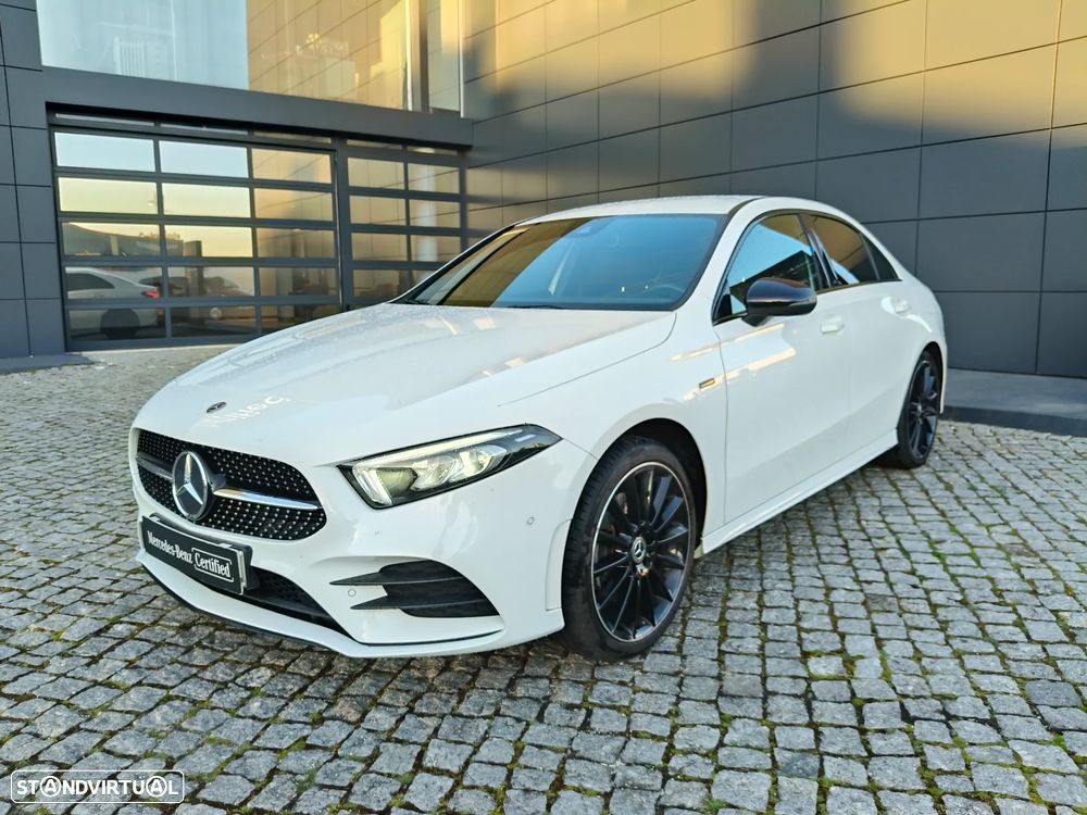 Mercedes-Benz A 250 Limousine e AMG Line - 2