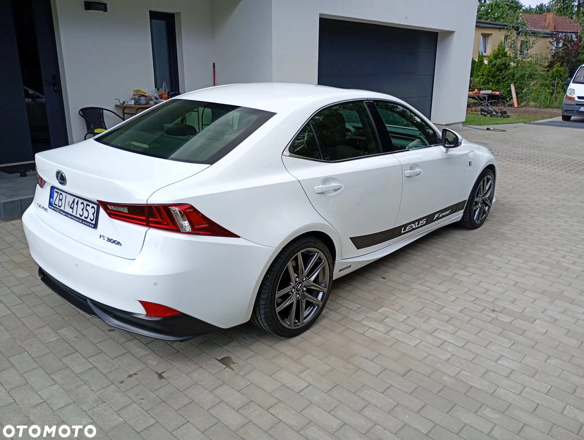 Lexus IS 300h F Sport - 15