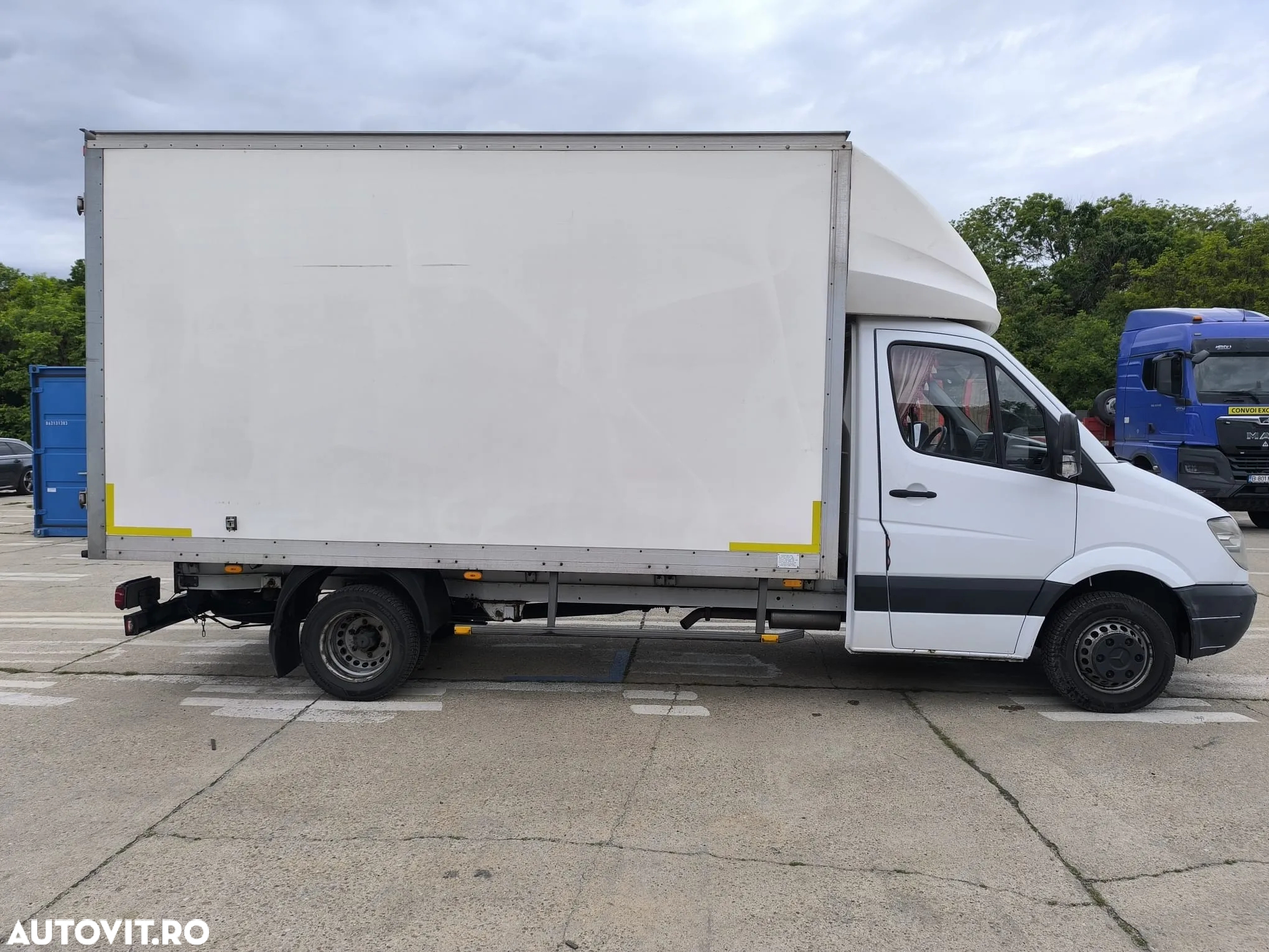 Mercedes-Benz Sprinter - 4
