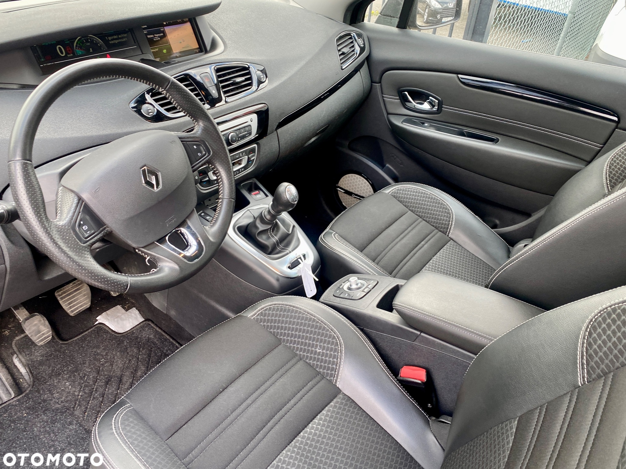 Renault Scenic ENERGY TCe 130 S&S Bose Edition - 14