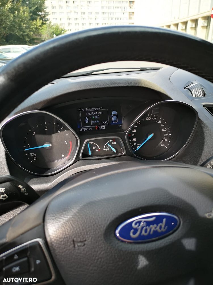 Ford Kuga - 10