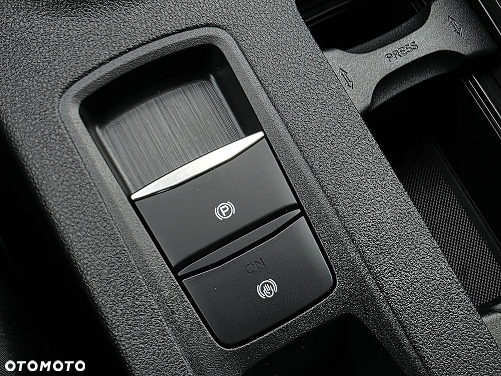 Ford Kuga 1.5 EcoBoost TITANIUM - 25