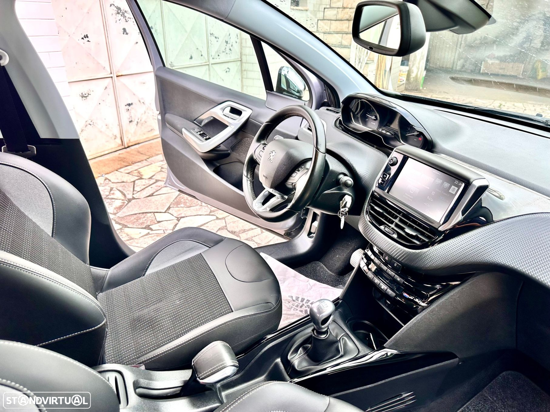 Peugeot 2008 1.2 PureTech Allure - 13