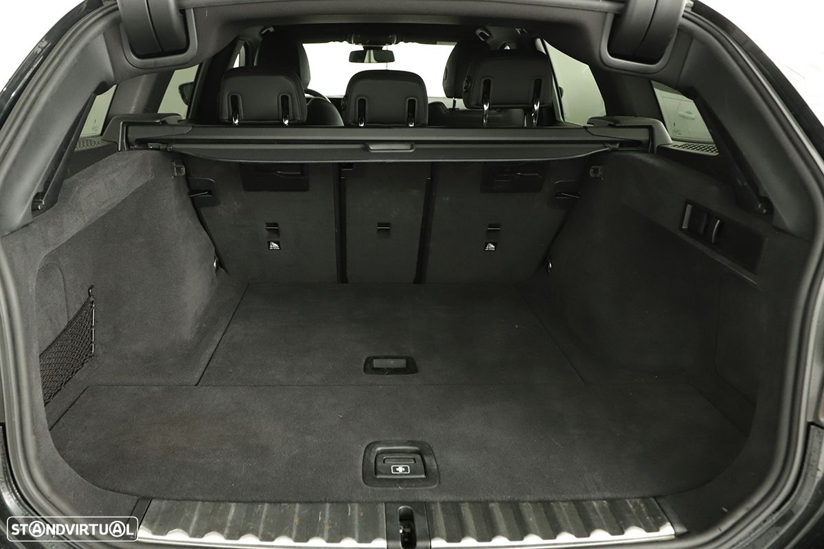BMW 320 d Touring Pack Desportivo M Auto - 28