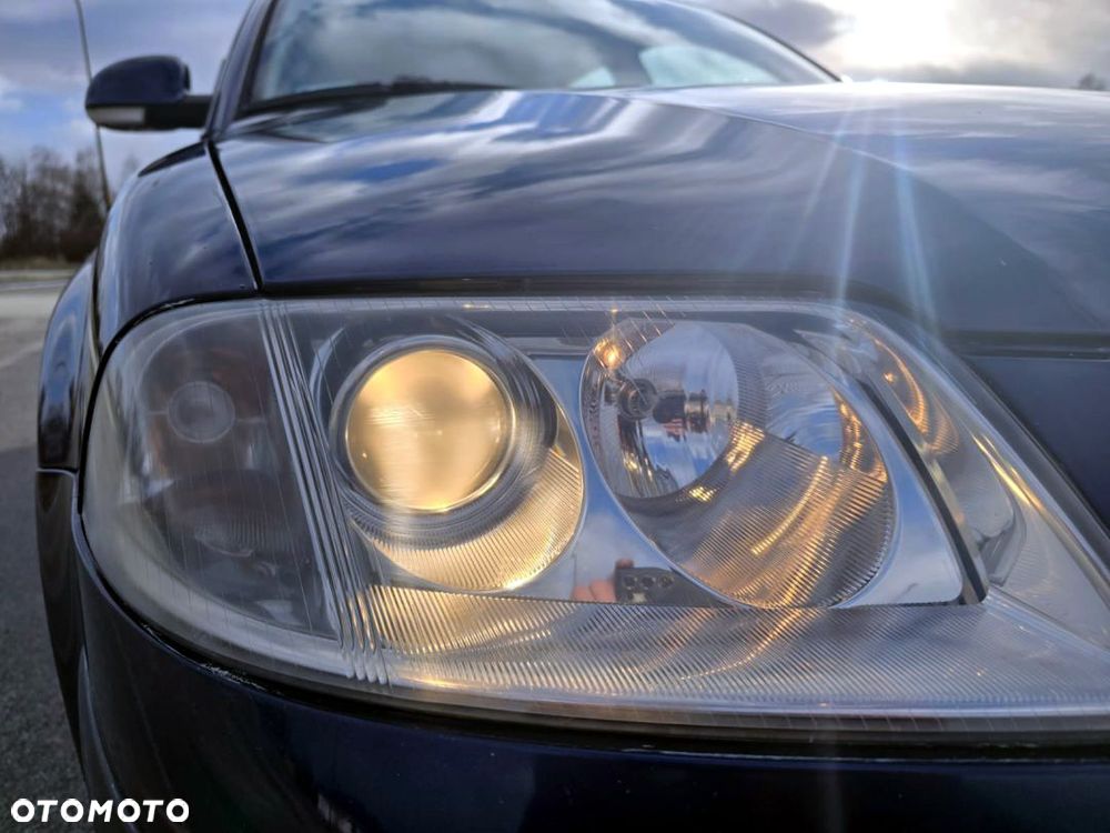 Volkswagen Passat 1.9 TDI Comfortline Tiptr - 4