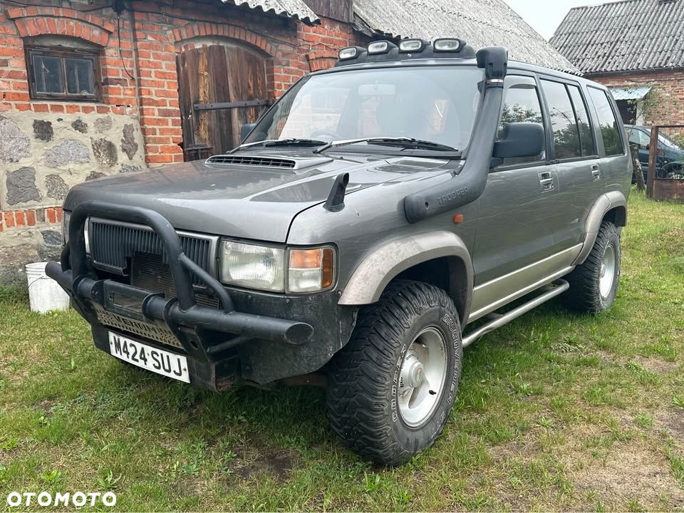 Isuzu Trooper - 1