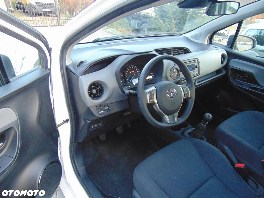 Toyota Yaris 1.5 Premium - 6
