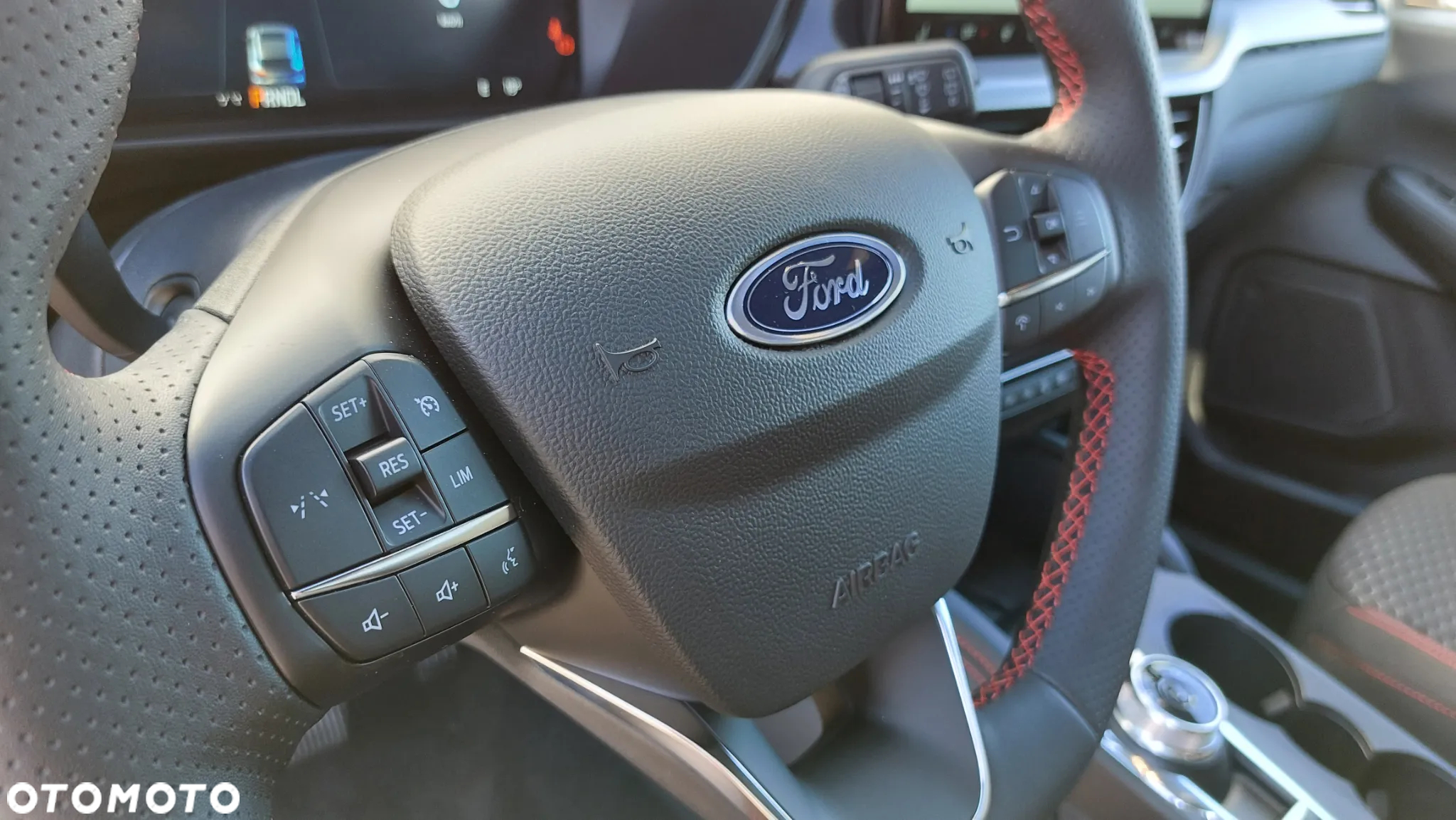 Ford Kuga 1.5 EcoBoost FWD ST-Line - 21