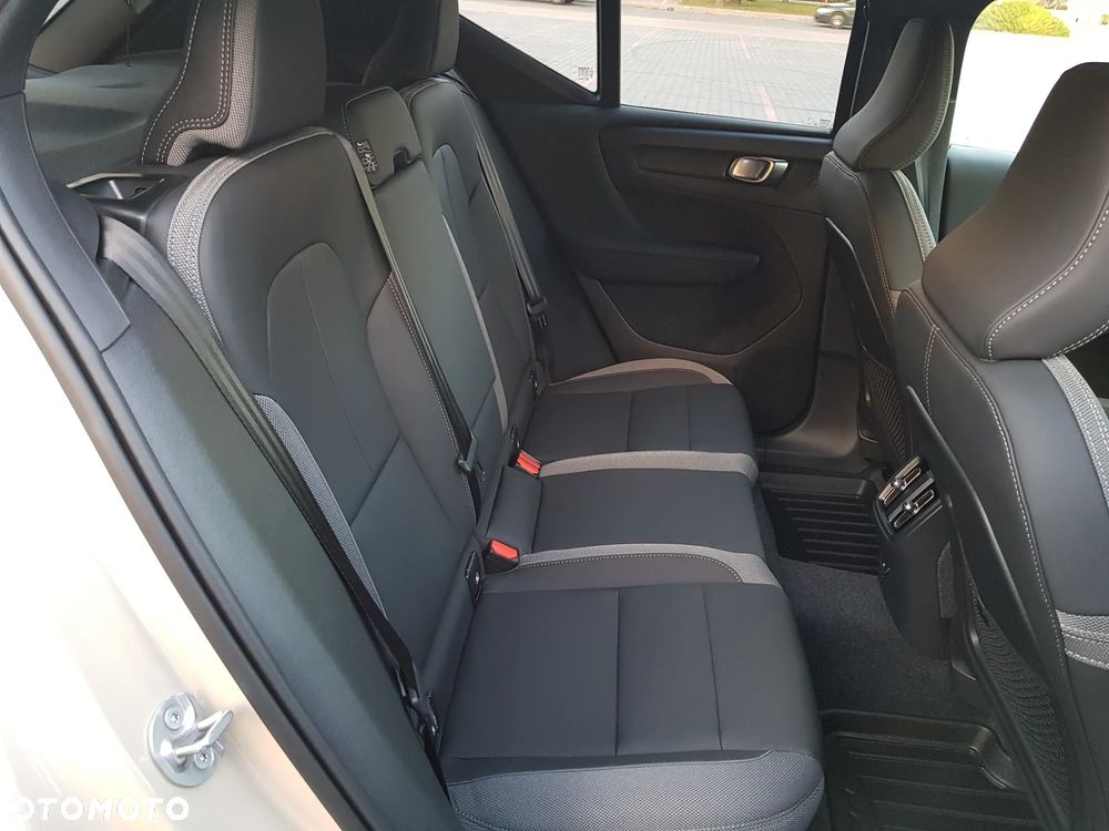 Volvo XC 40 Recharge 82 kWh Single M Extended Range RWD Plus - 28