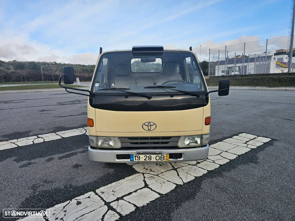 Toyota Dyna - 2
