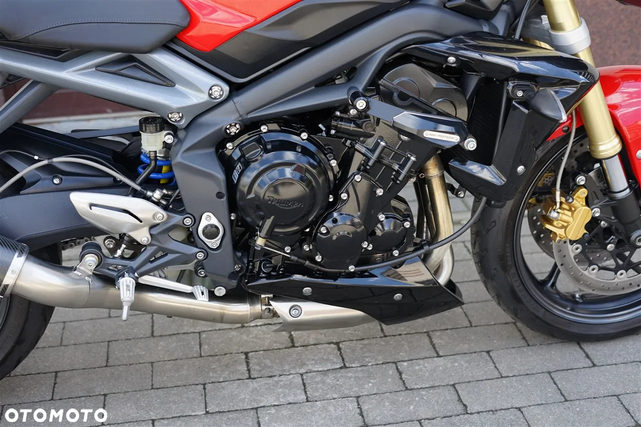 Triumph Street Triple - 11