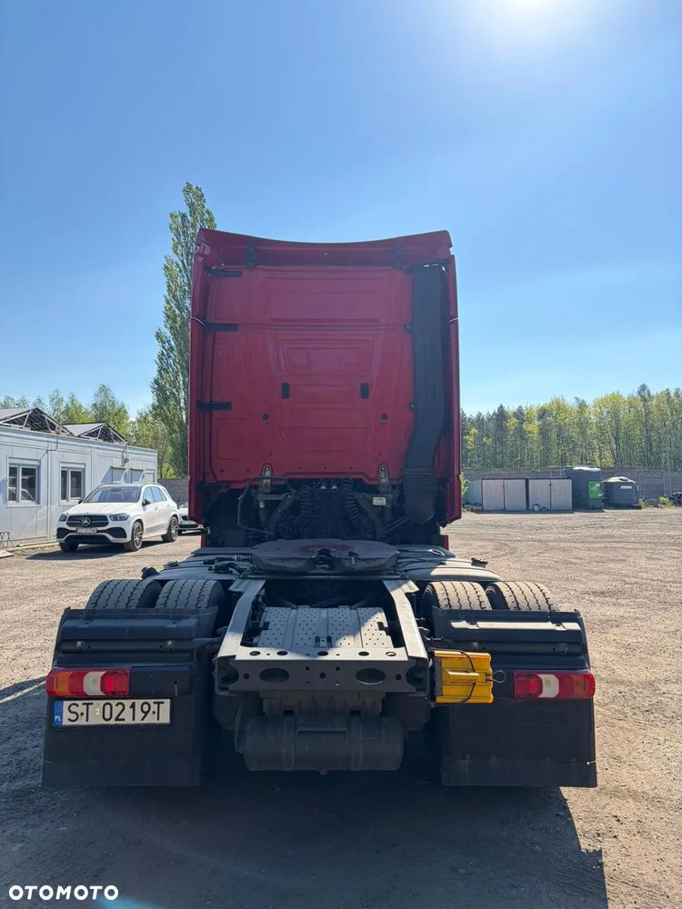 Mercedes-Benz Actros - 3