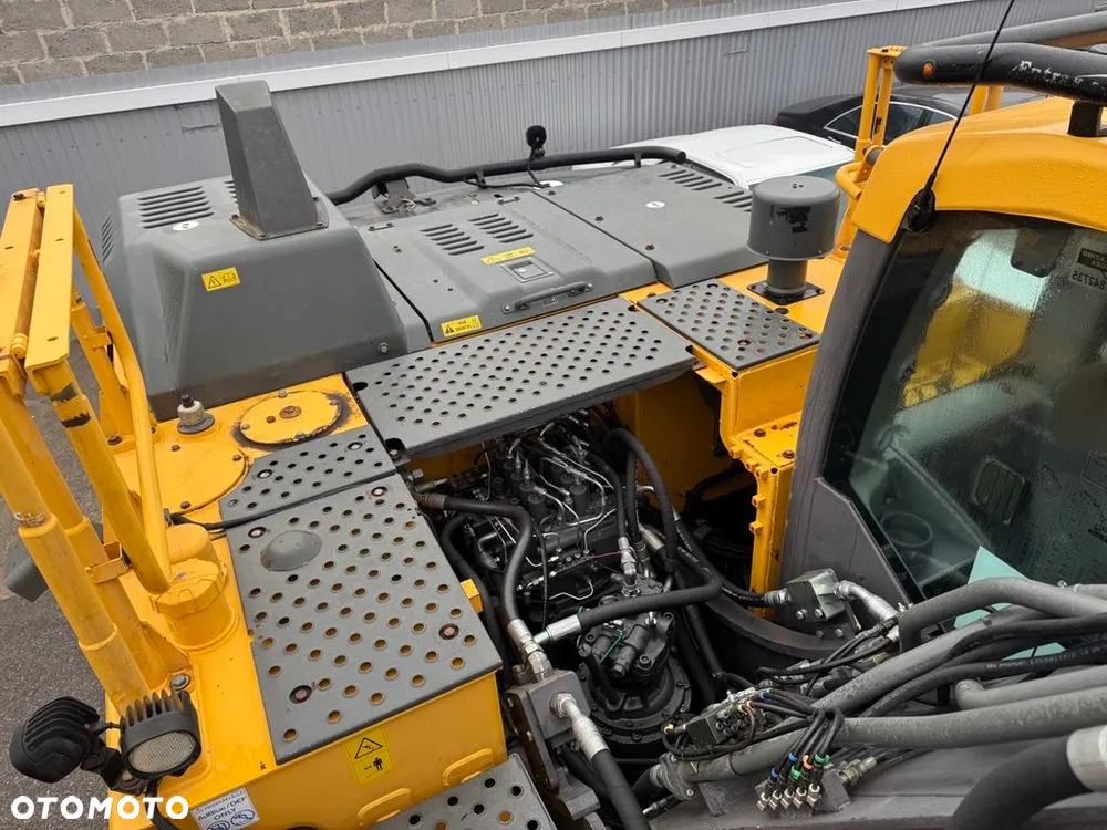 Volvo ec 220 el - 16