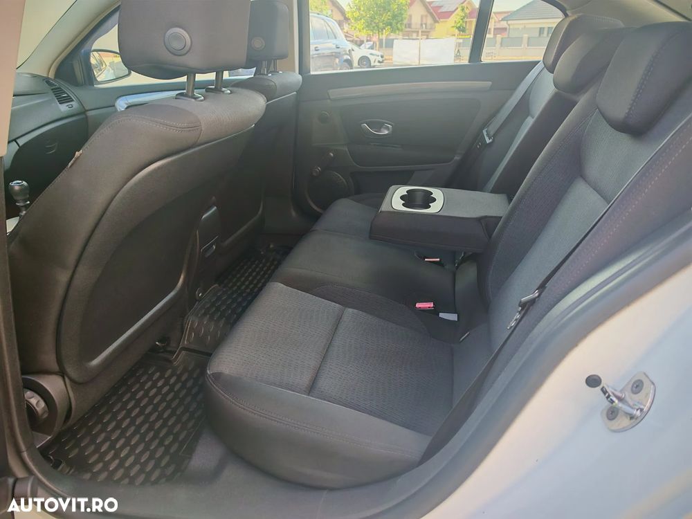 Renault Laguna dCi 110 FAP Dynamique - 8