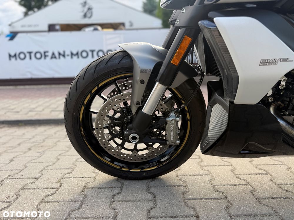 Ducati Diavel - 24