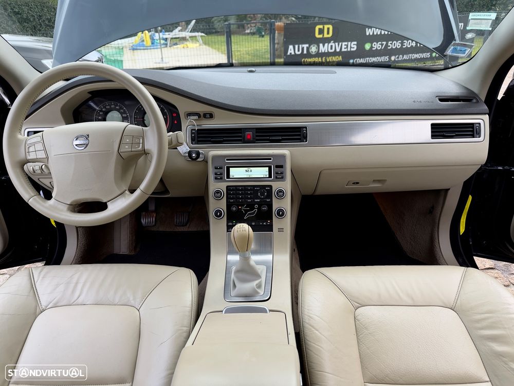 Volvo V70 2.4 D5 Momentum - 46