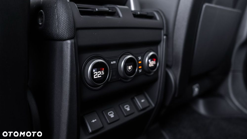 Land Rover Defender - 16