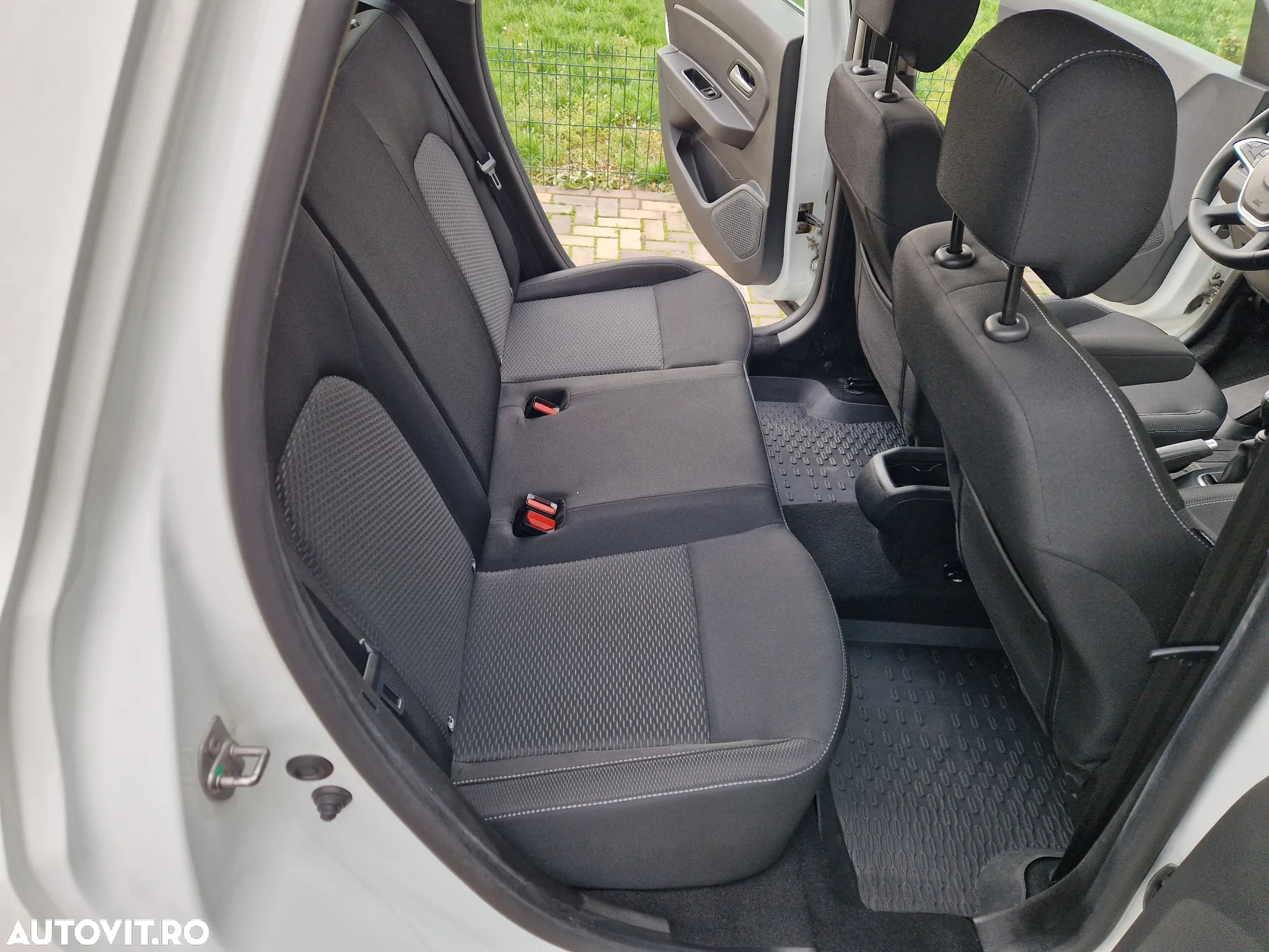 Dacia Duster 1.5 Blue dCi 4WD Comfort - 24
