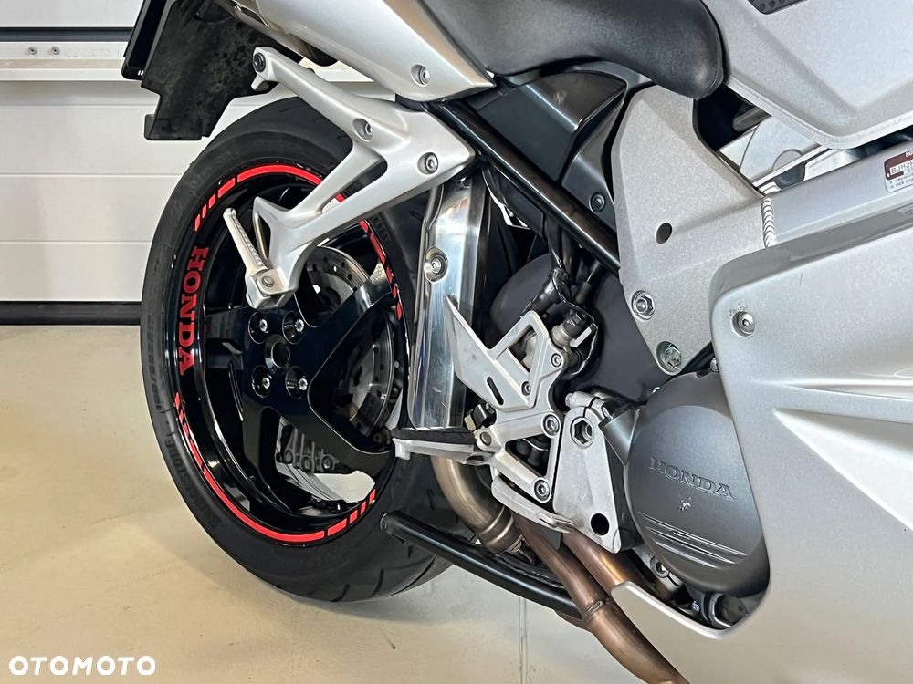 Honda VFR - 19