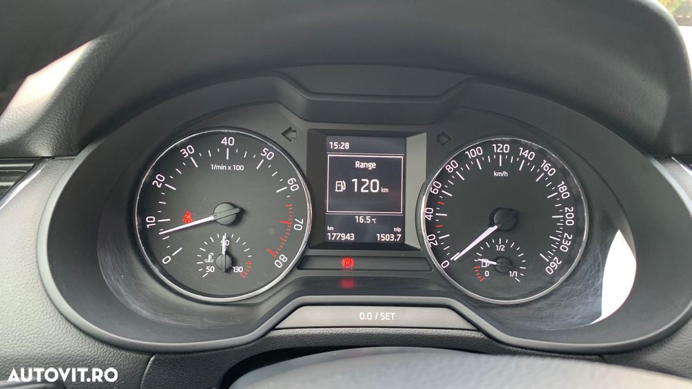Skoda Octavia 1.4 TSI ELEGANCE - 6