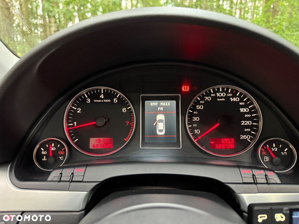 Audi A4 Limousine 1.8 T quattro - 12
