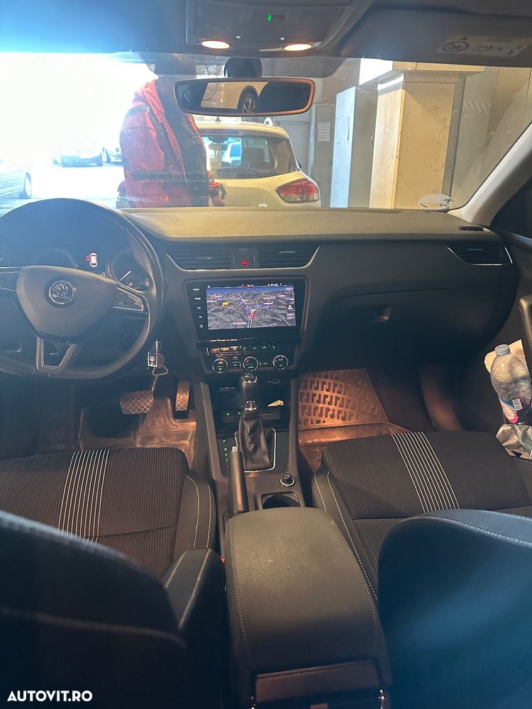 Skoda Octavia 2.0 TDI DSG Style - 4