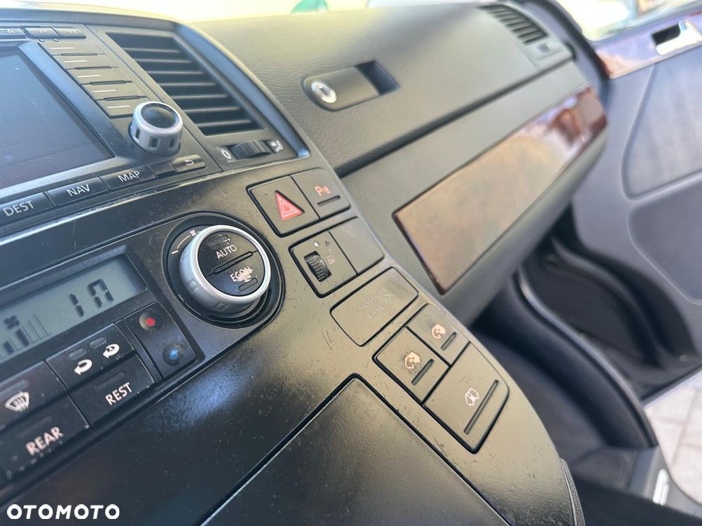 Volkswagen Multivan - 23