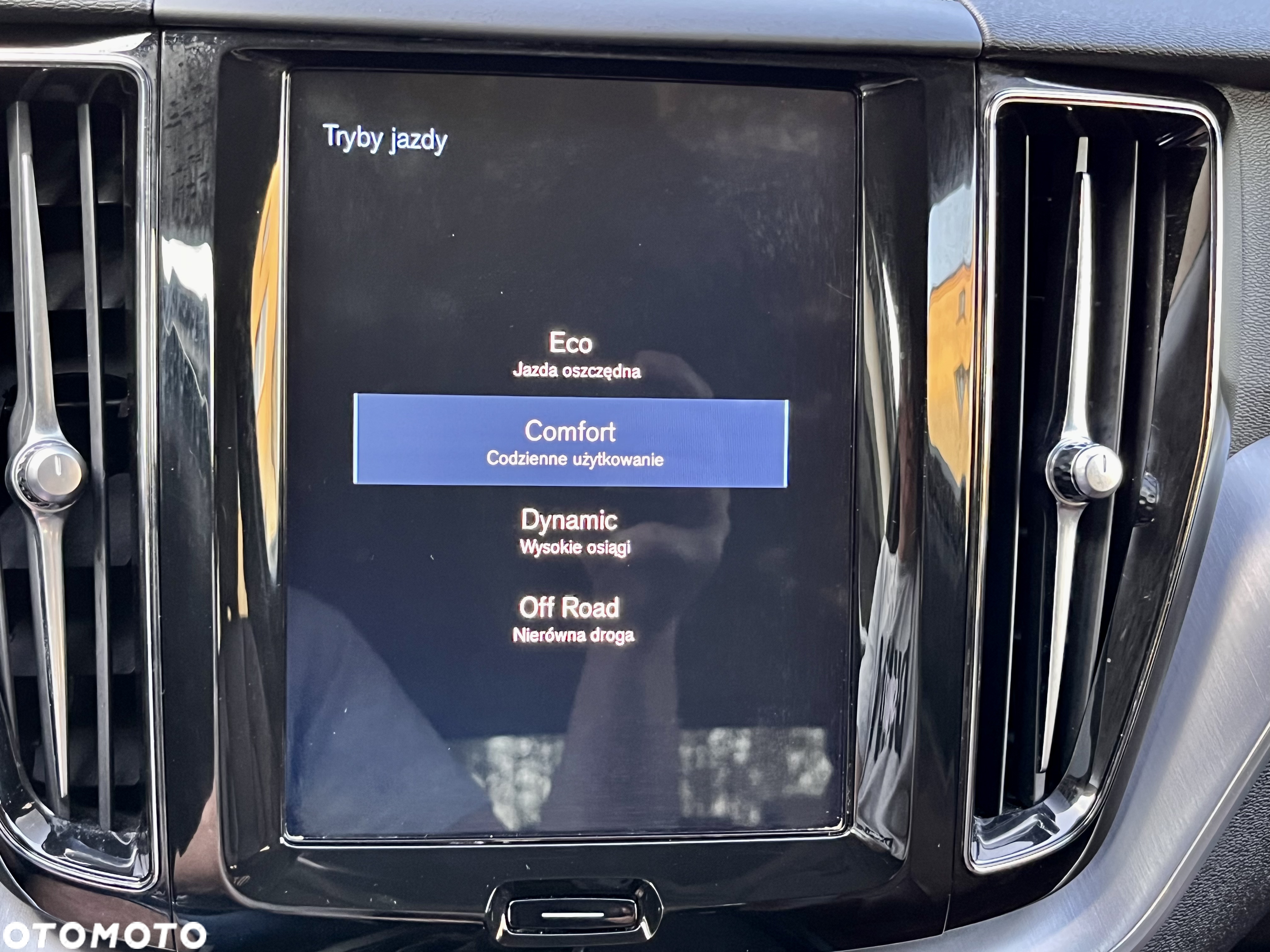 Volvo XC 60 D3 Momentum Pro - 32
