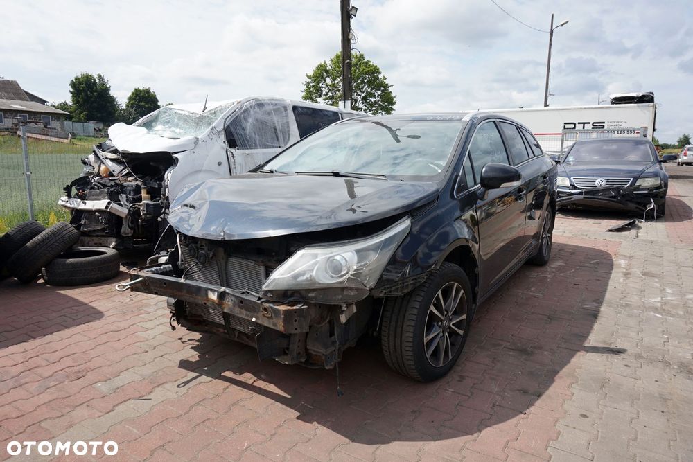 TOYOTA AVENSIS III T27 PH2 LIFT KOMBI 2012 209 2.0 D4D 1AD-FTV 123KM EA65 CZARNY na części - 1