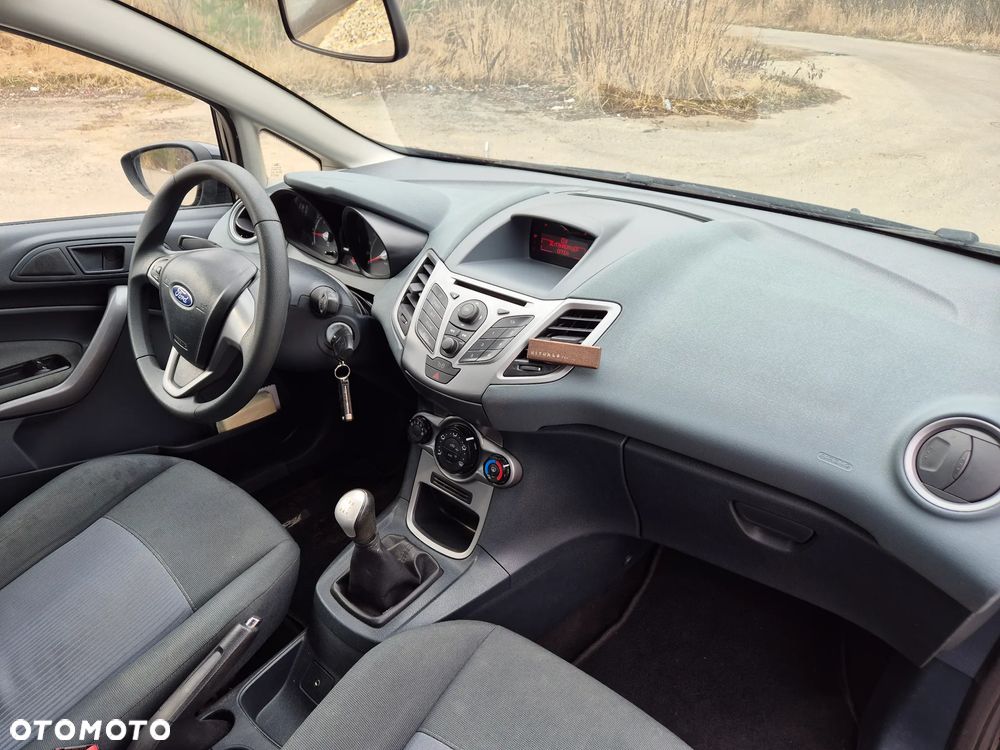 Ford Fiesta 1.25 Celebration - 18