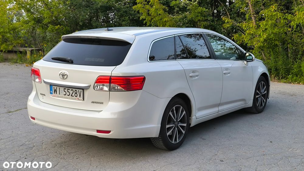 Toyota Avensis 2.0 D-4D Premium - 12