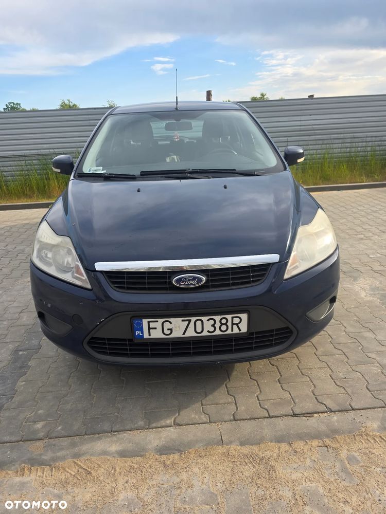 Ford Focus 1.6 Ambiente - 1