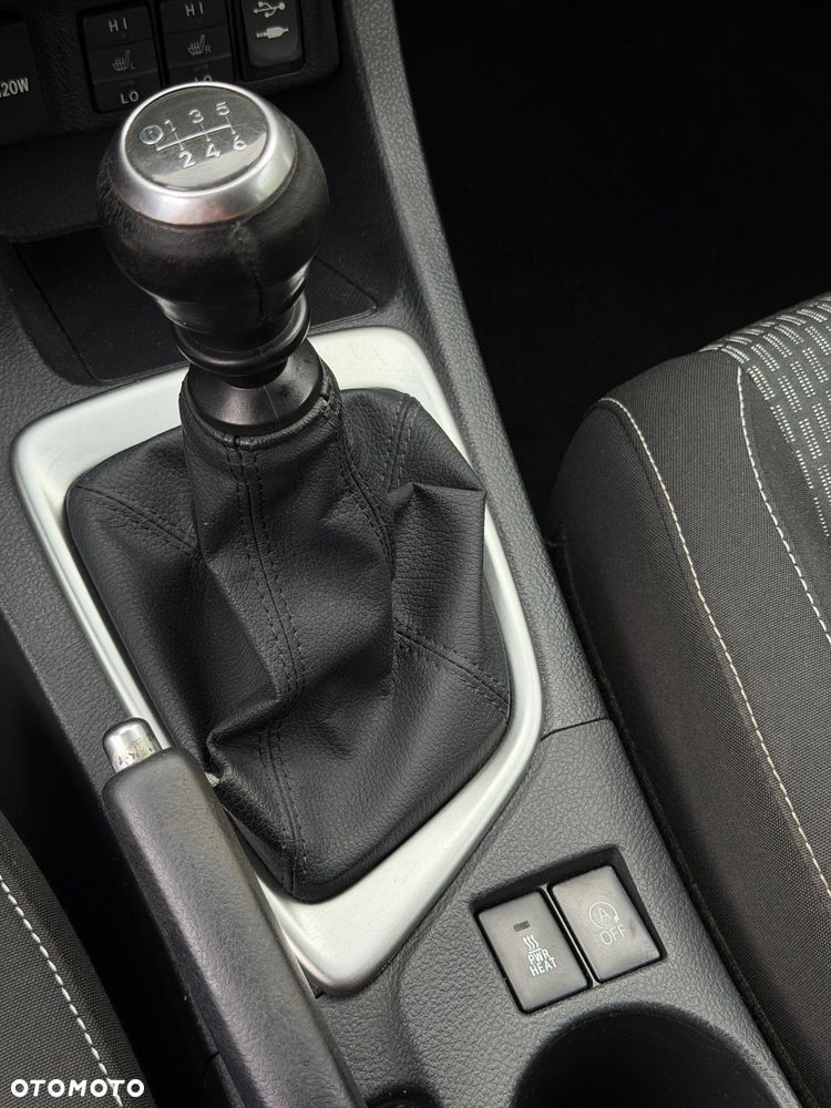 Toyota Auris 2.0 D-4D Premium Comfort - 23