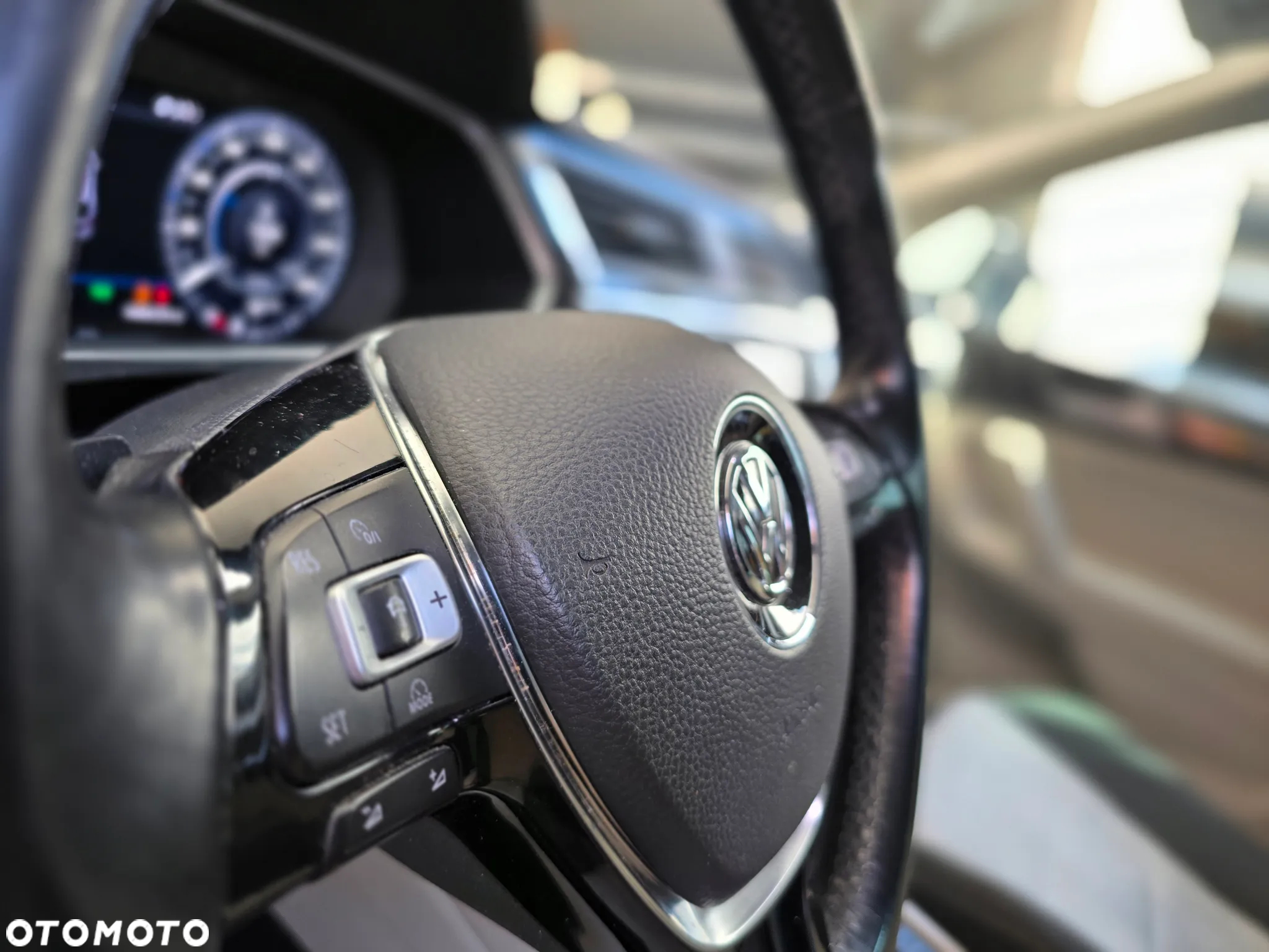 Volkswagen Tiguan - 25