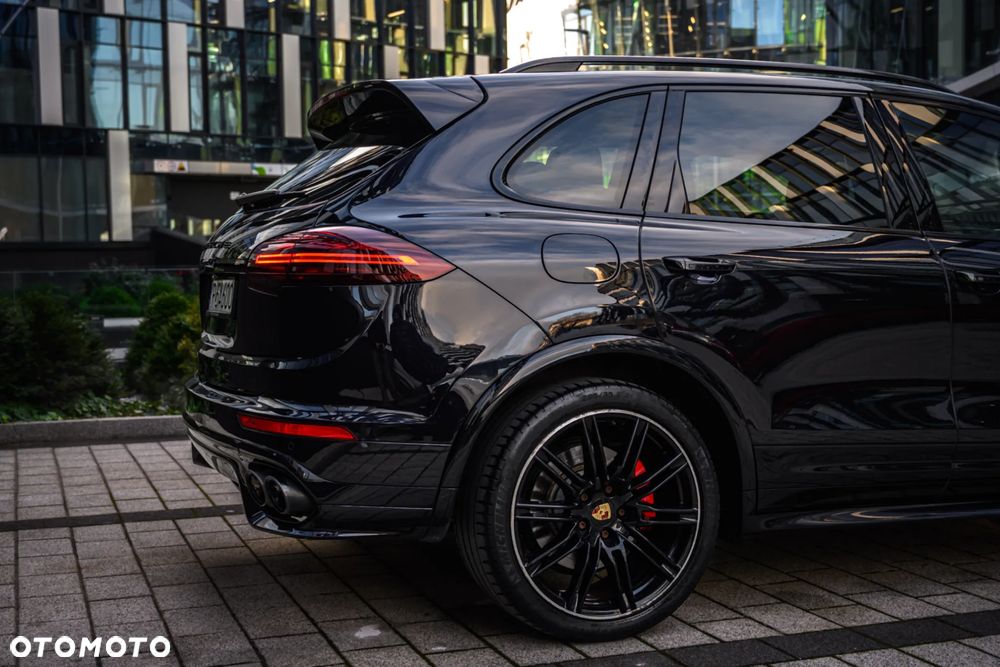 Porsche Cayenne - 15