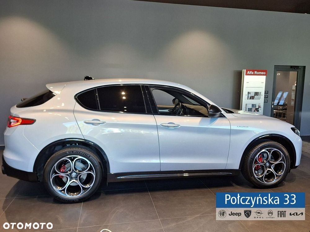 Alfa Romeo Stelvio - 8