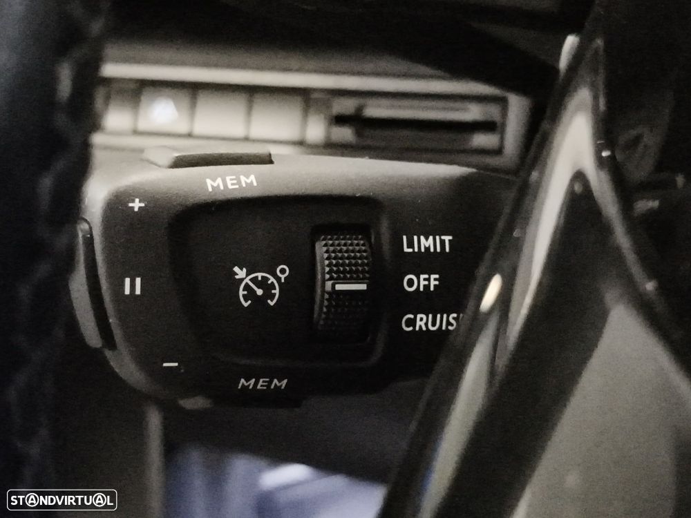 Peugeot 3008 1.5 BlueHDi Allure Pack EAT8 - 18