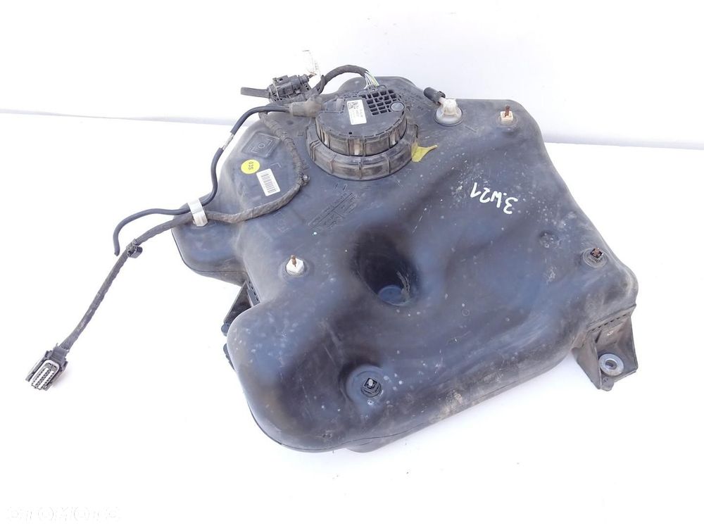 ZBIORNIK PŁYNU ADBLUE POMPKA 8R0131877 2.0 TDI AUDI Q5 8R - 1