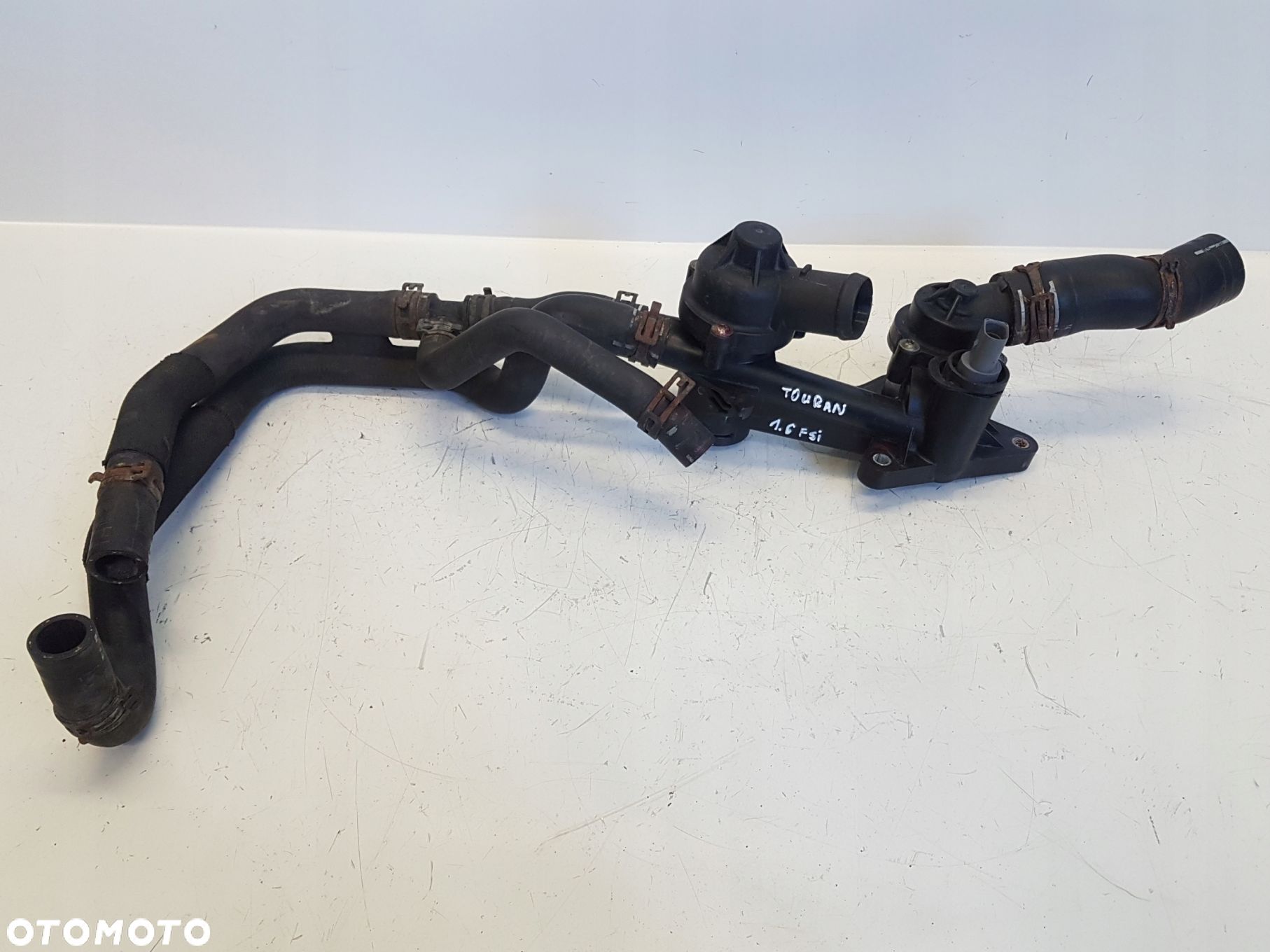VW TOURAN 1.6 FSI OBUDOWA TERMOSTATU 03C121111E - 1