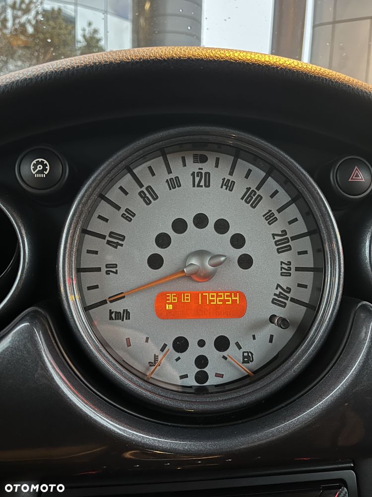 MINI ONE Standard - 10